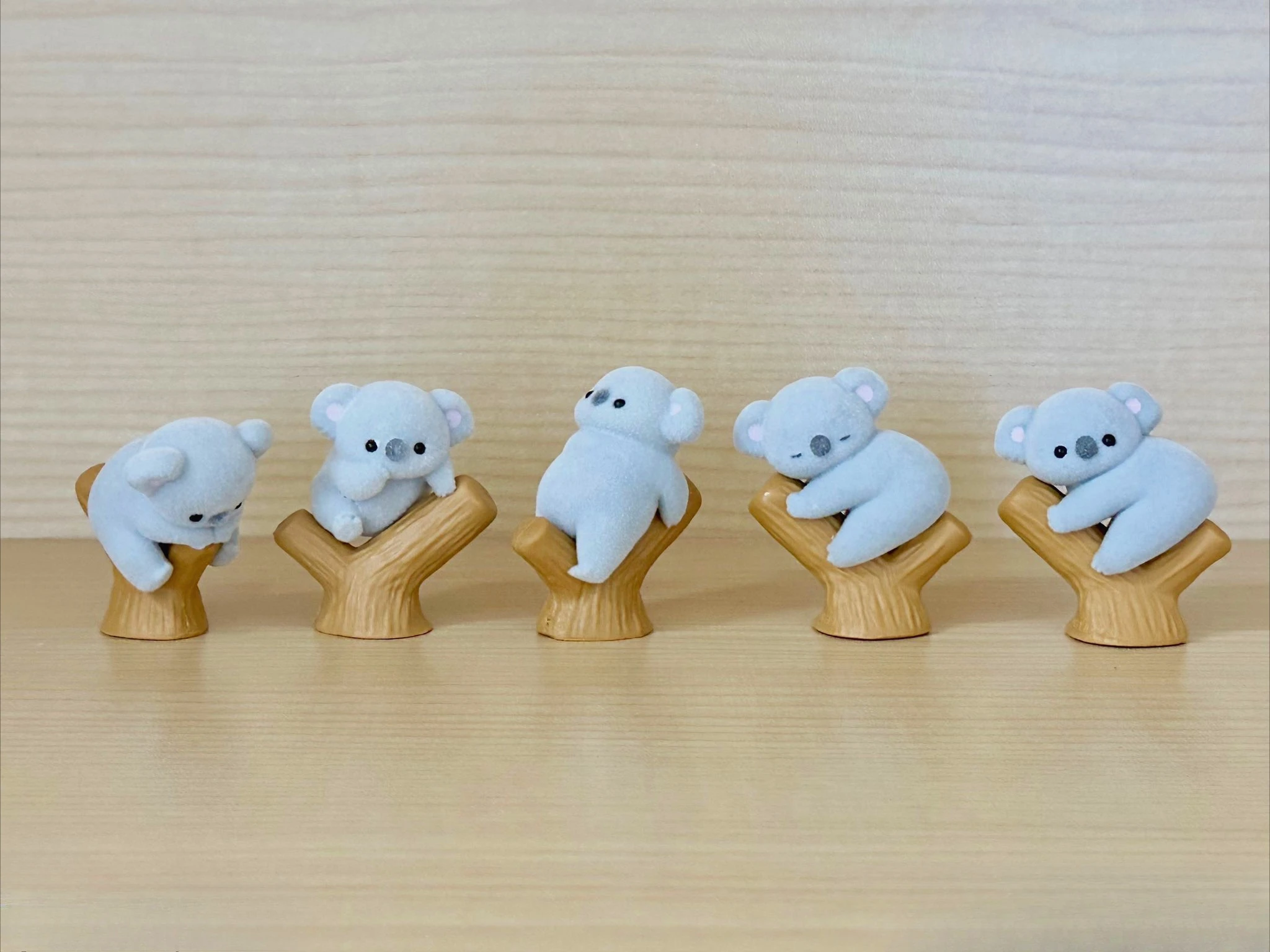 Gelbe Kapselspielzeuge, süßes  – Baby Products Toys Bewertung und Preis
